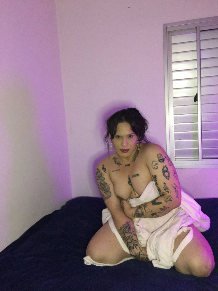 vem gozar gostoso comigo 
https://privacy.com.br/%40eudafne97